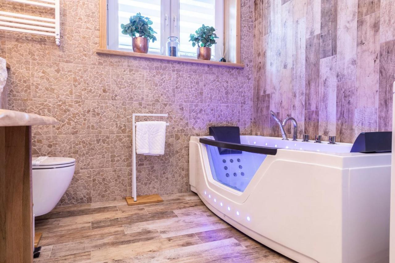 דירות Bunia W Zakopanem Z Jacuzzi מראה חיצוני תמונה