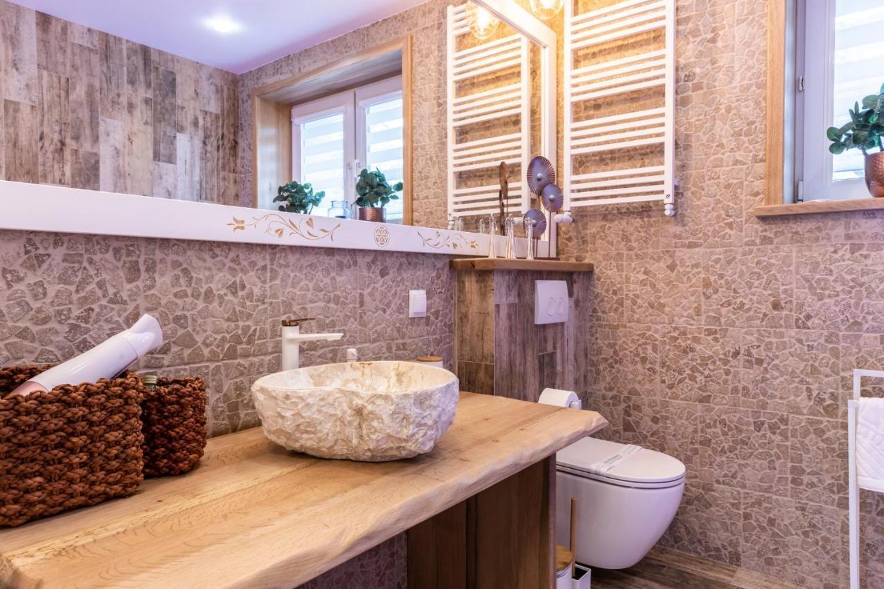 דירות Bunia W Zakopanem Z Jacuzzi מראה חיצוני תמונה