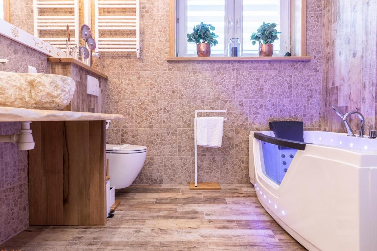 דירות Bunia W Zakopanem Z Jacuzzi מראה חיצוני תמונה