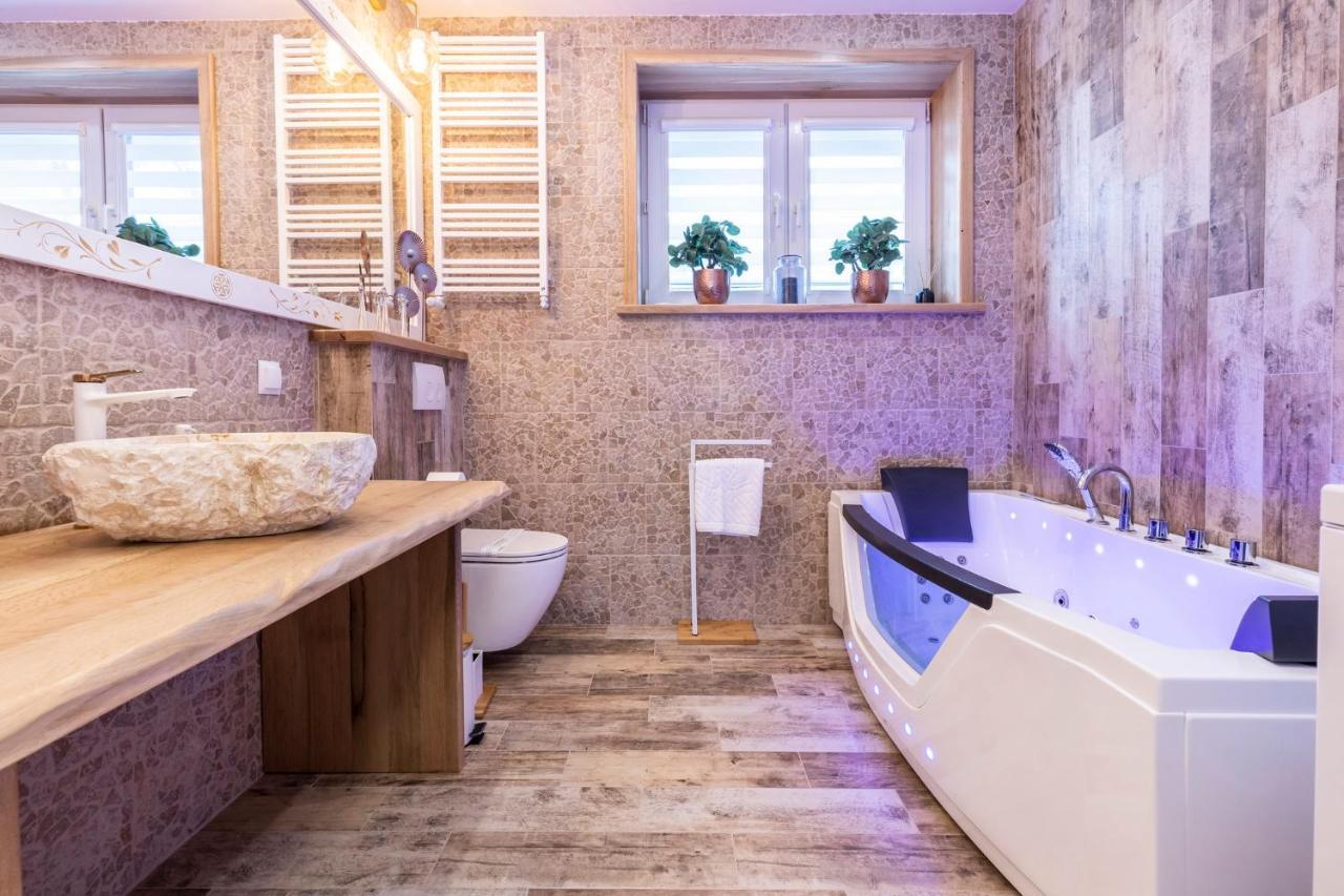 דירות Bunia W Zakopanem Z Jacuzzi מראה חיצוני תמונה